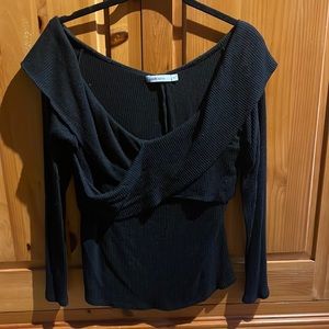 Fitted lightweight sweater